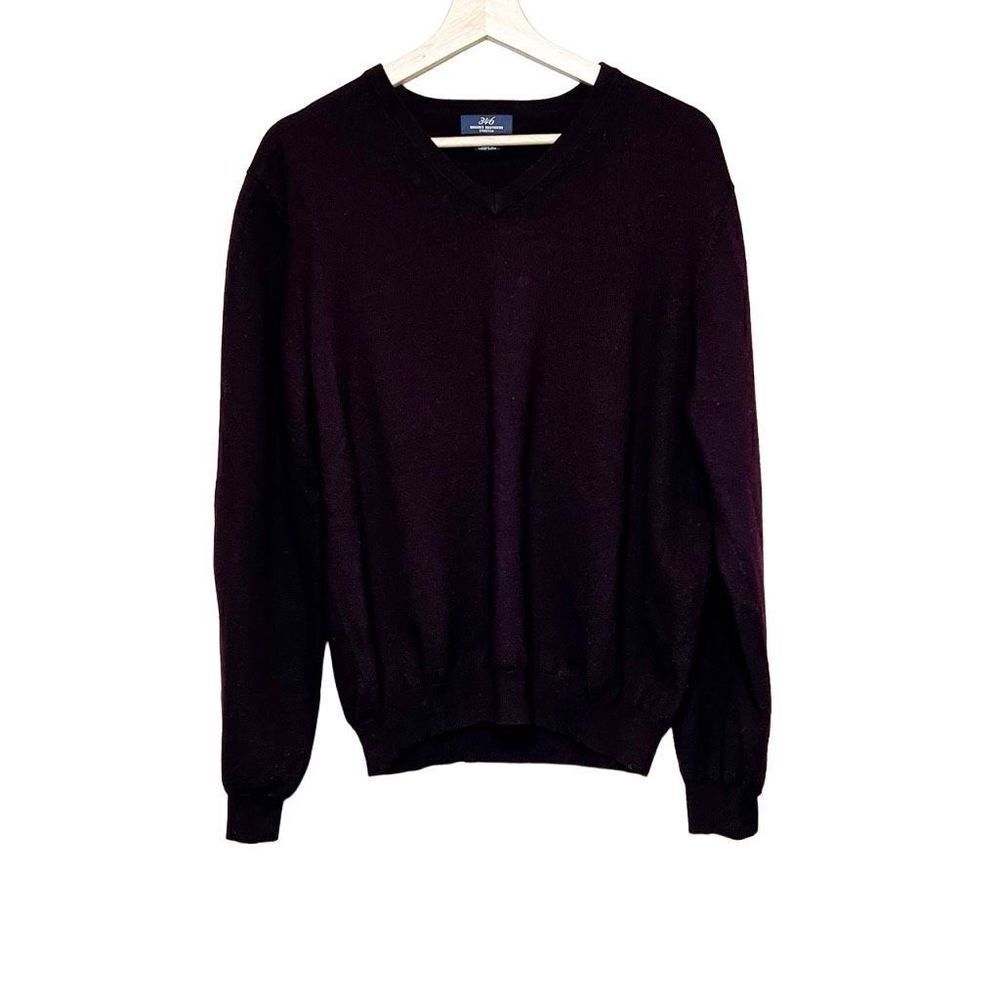 Brooks Brothers 346 burgundy V- neck merino wool sweater size L